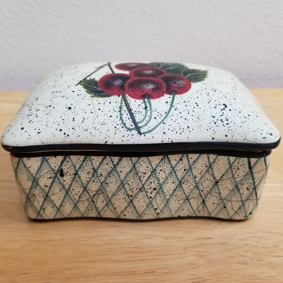#1134 Preowned Hand-Painted Cherry Ceramic Box - Picture 7 of 12